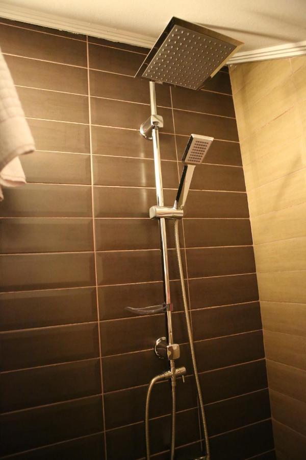Dark Boutique Hotel Shkoze Luaran gambar