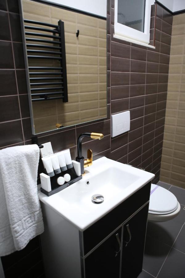 Dark Boutique Hotel Shkoze Luaran gambar