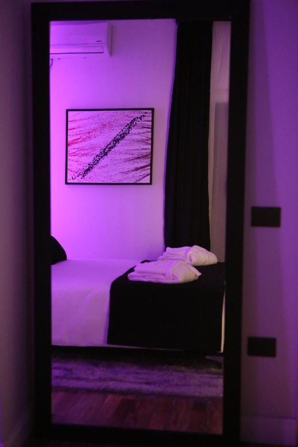 Dark Boutique Hotel Shkoze Luaran gambar