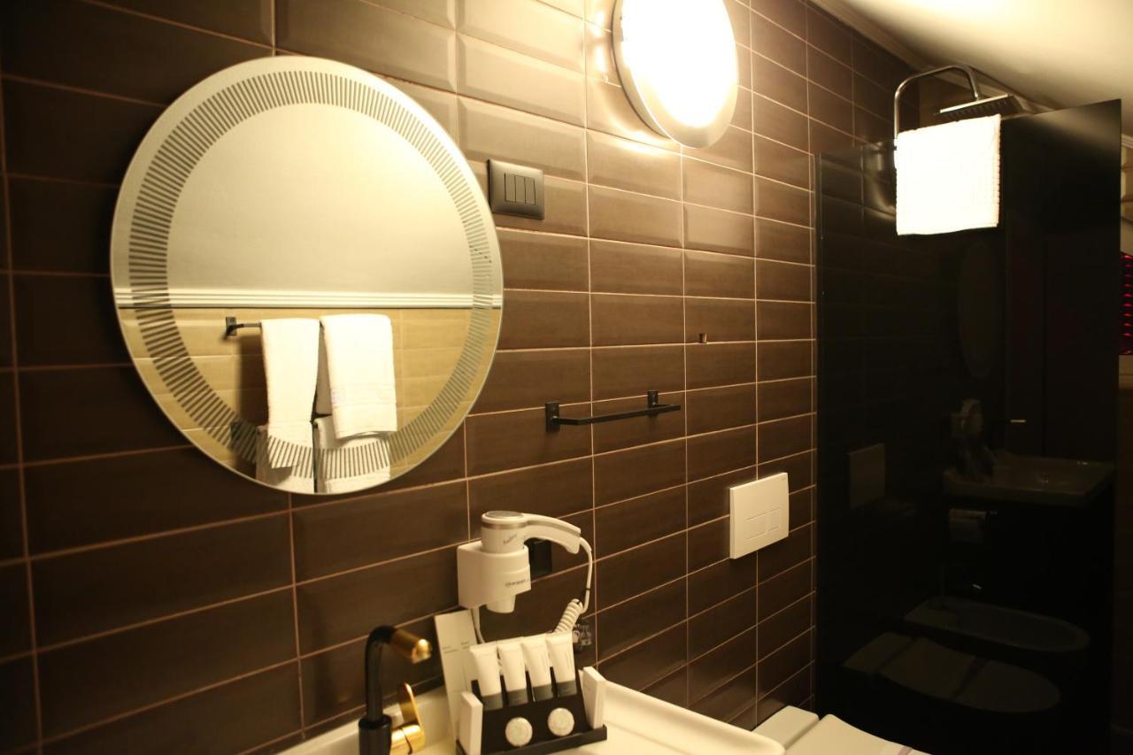 Dark Boutique Hotel Shkoze Luaran gambar
