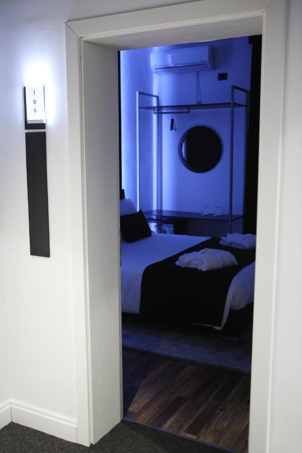Dark Boutique Hotel Shkoze Luaran gambar