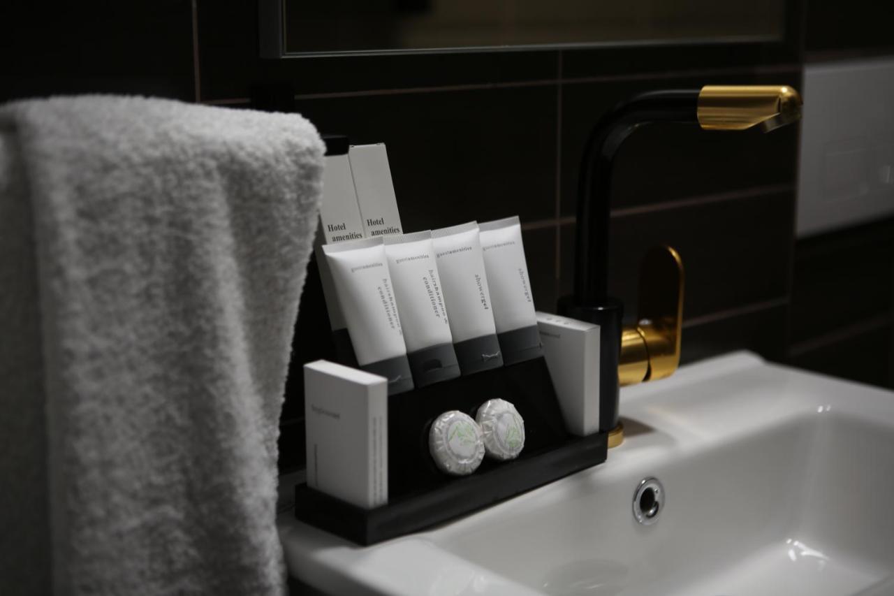 Dark Boutique Hotel Shkoze Luaran gambar
