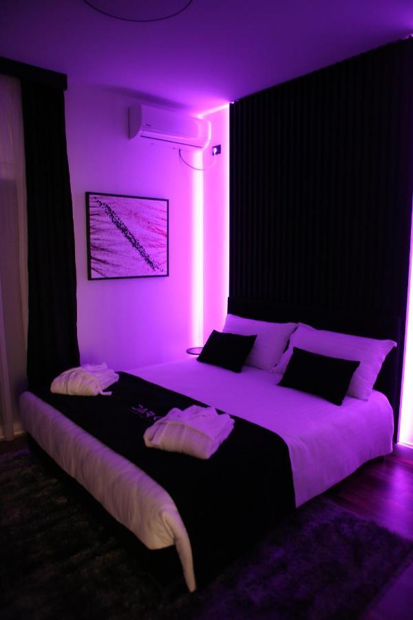 Dark Boutique Hotel Shkoze Luaran gambar