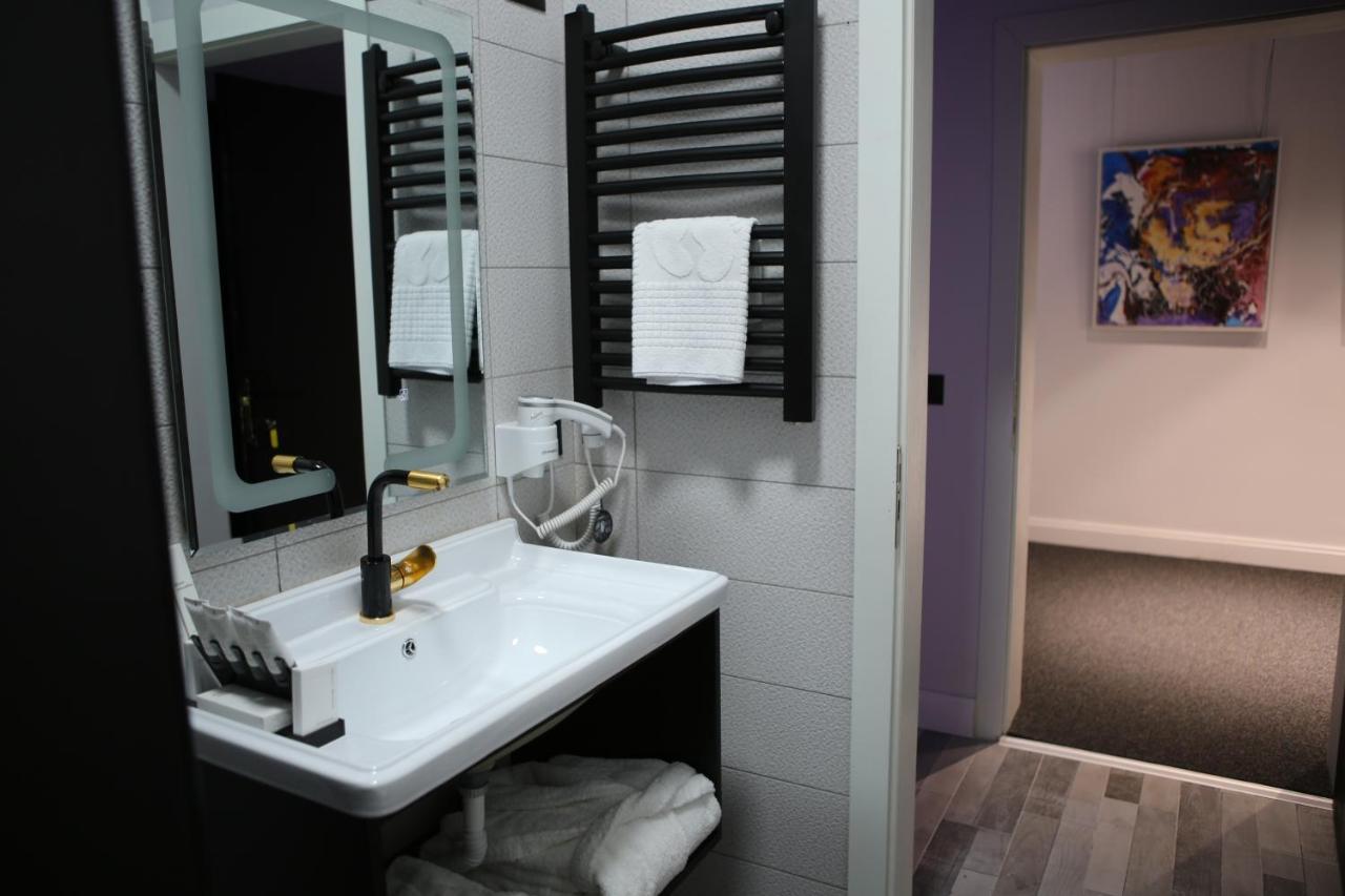 Dark Boutique Hotel Shkoze Luaran gambar