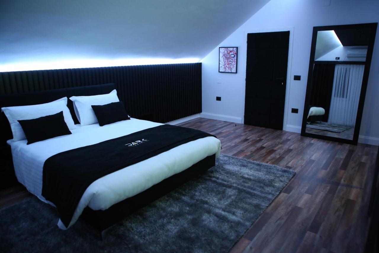 Dark Boutique Hotel Shkoze Luaran gambar
