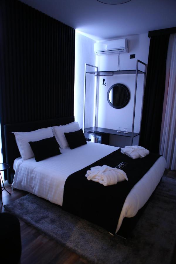 Dark Boutique Hotel Shkoze Luaran gambar