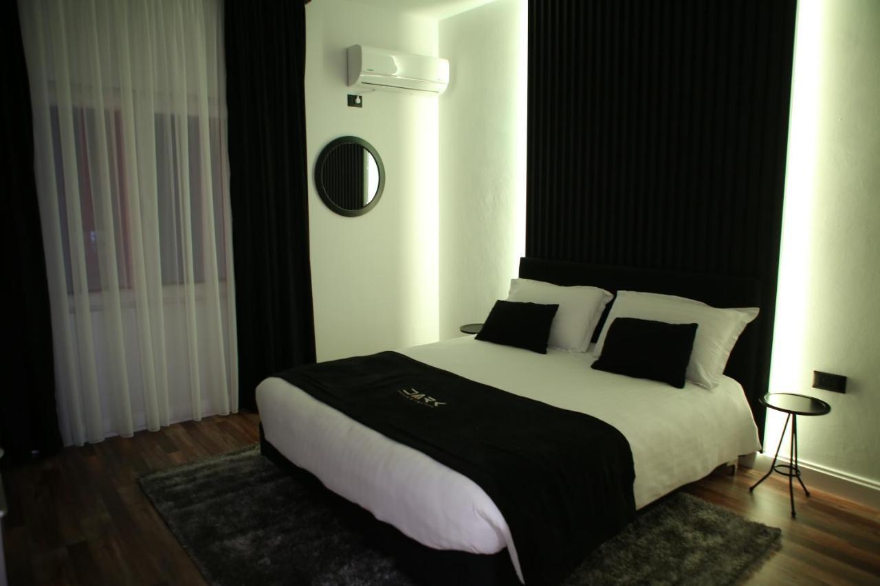 Dark Boutique Hotel Shkoze Luaran gambar