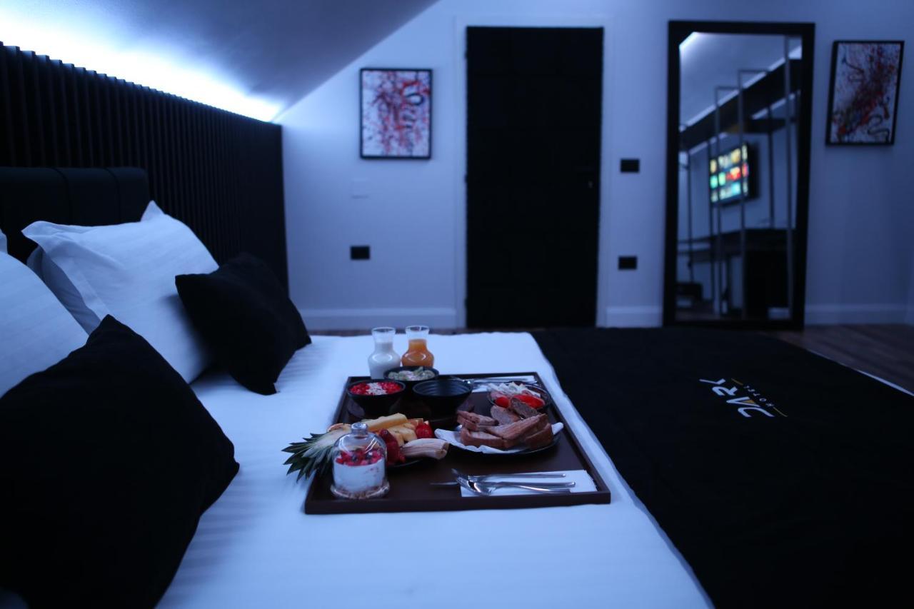 Dark Boutique Hotel Shkoze Luaran gambar