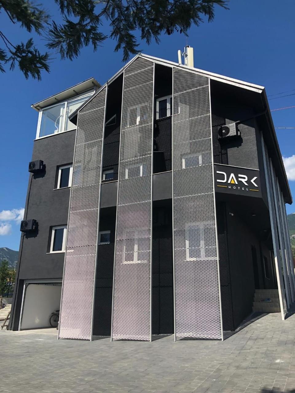Dark Boutique Hotel Shkoze Luaran gambar